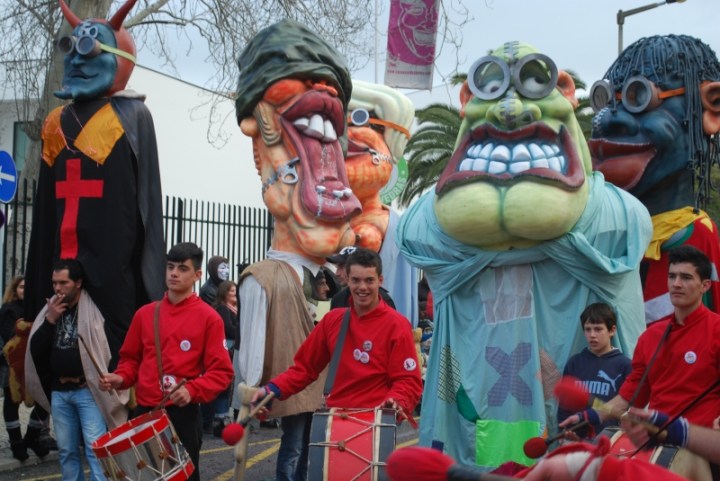 Carnaval Torres Vedras - Os cabeçudos