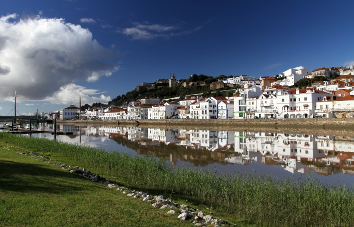 setubal-Castelo_de_Alcacer_do_Sal_-_Aguaceiros.jpg